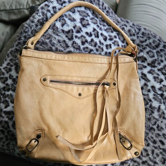 Maurizio Taiuti | Soft Yellow Leather Bucket Shoulder Bag City Vibe Style - Picture 4 of 15